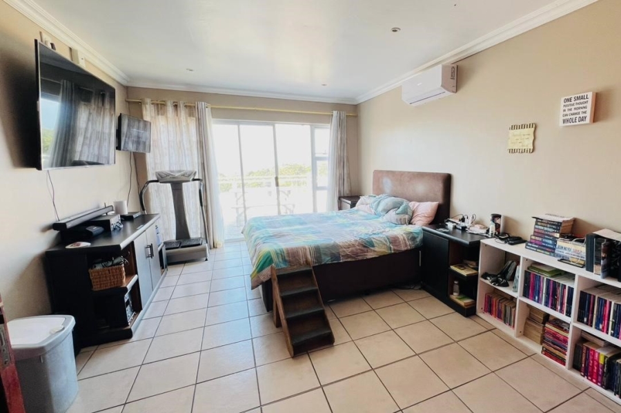 5 Bedroom Property for Sale in Margate KwaZulu-Natal