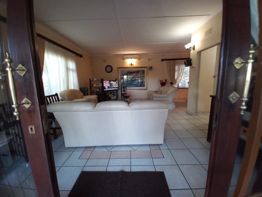 3 Bedroom Property for Sale in Uvongo KwaZulu-Natal