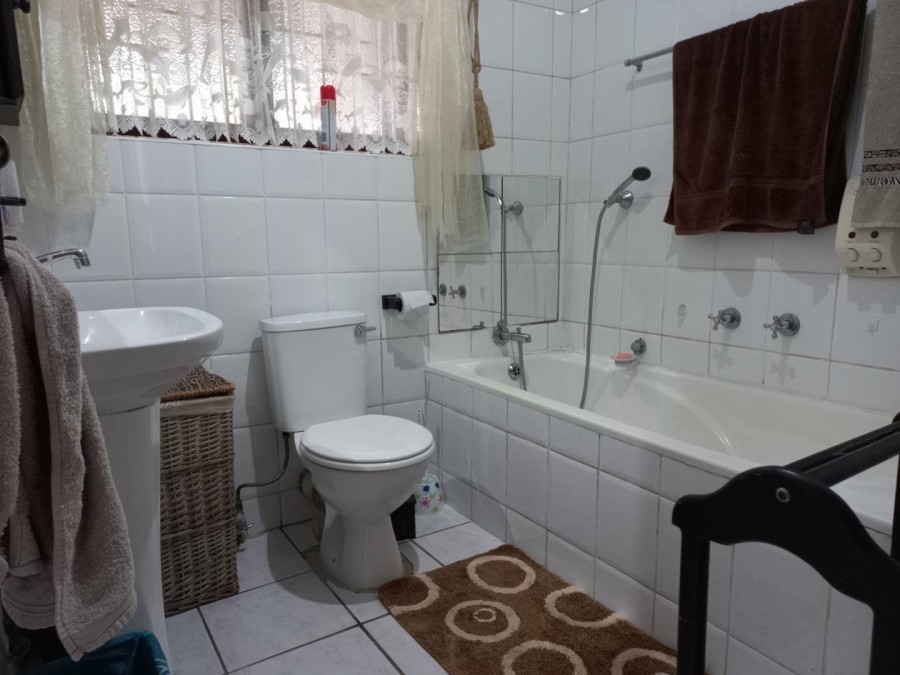 3 Bedroom Property for Sale in Uvongo KwaZulu-Natal