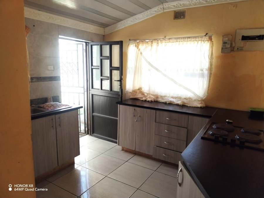 2 Bedroom Property for Sale in Umlazi KwaZulu-Natal