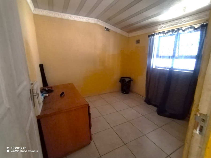 2 Bedroom Property for Sale in Umlazi KwaZulu-Natal