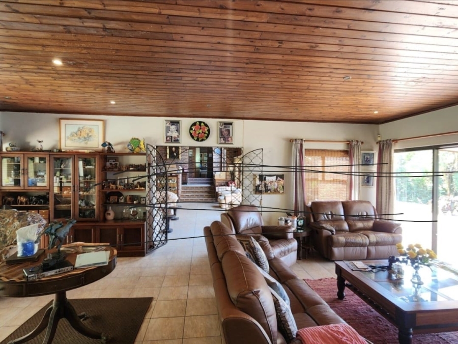 5 Bedroom Property for Sale in Westbrook KwaZulu-Natal