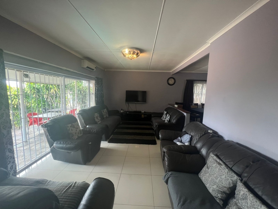 4 Bedroom Property for Sale in Glenmore KwaZulu-Natal