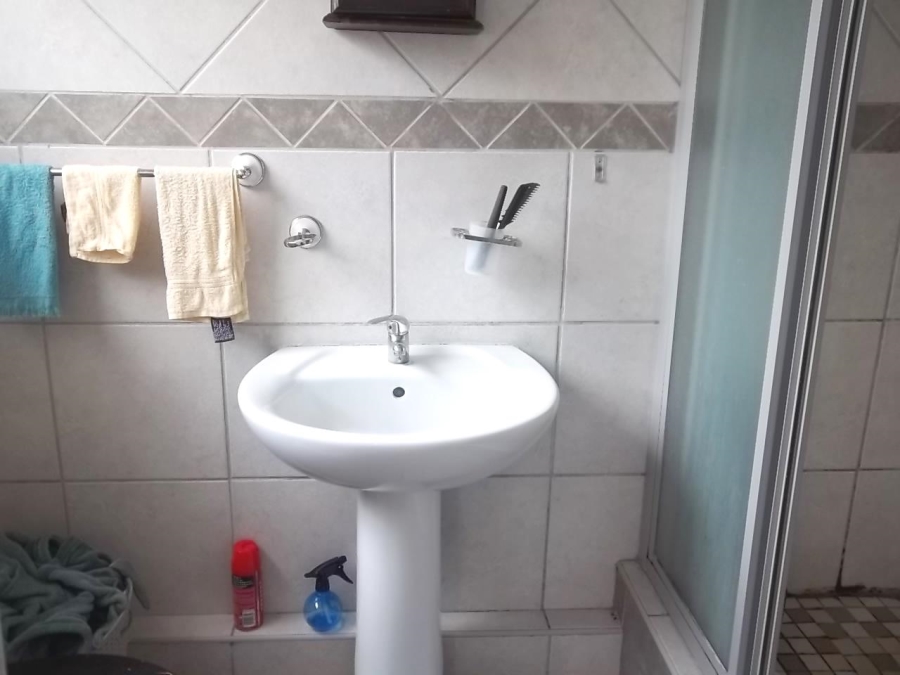 2 Bedroom Property for Sale in Signal Hill KwaZulu-Natal