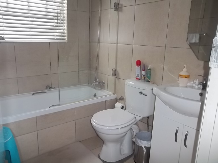 2 Bedroom Property for Sale in Sunnyridge KwaZulu-Natal