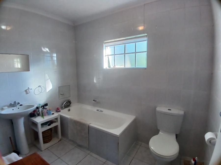 To Let 2 Bedroom Property for Rent in Waterfall KwaZulu-Natal