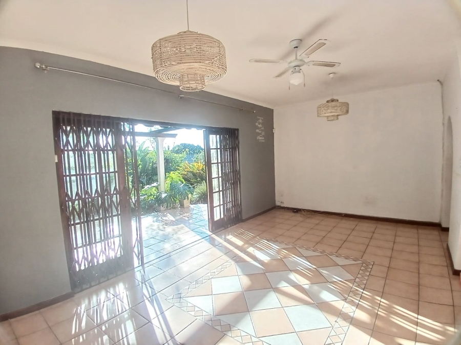 To Let 2 Bedroom Property for Rent in Kloof KwaZulu-Natal