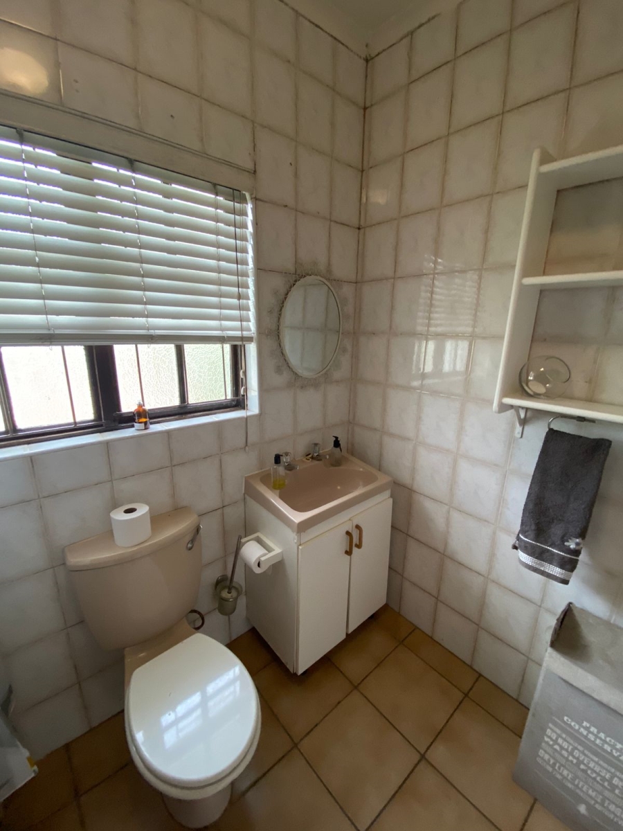 To Let 2 Bedroom Property for Rent in Kloof KwaZulu-Natal