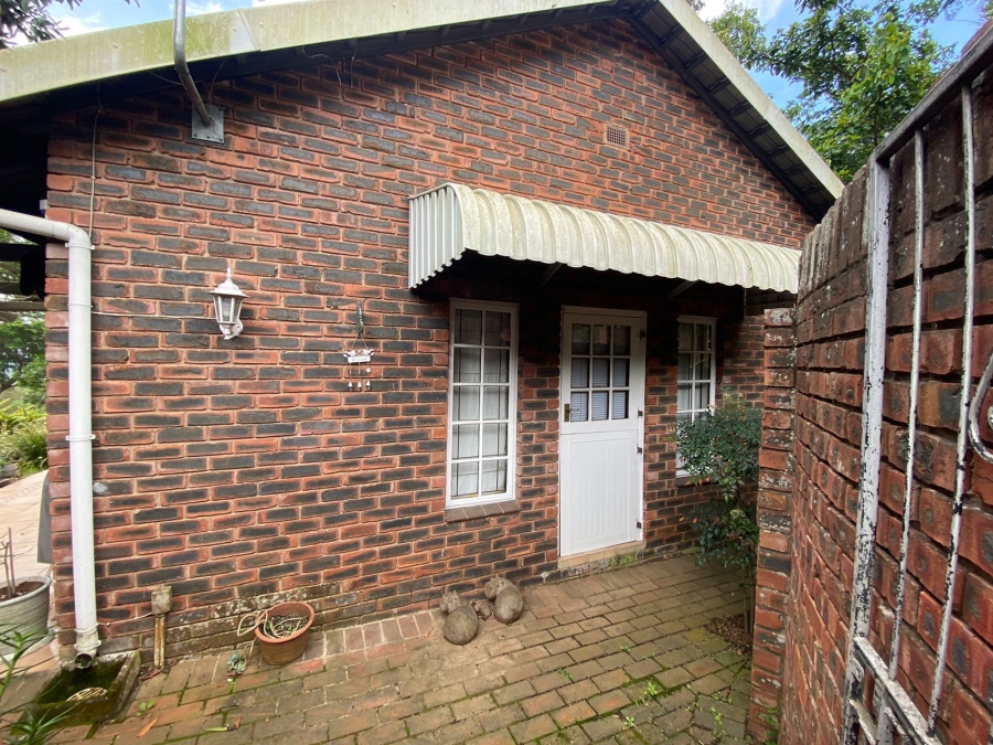 To Let 2 Bedroom Property for Rent in Kloof KwaZulu-Natal