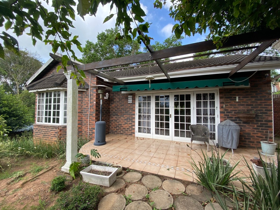 To Let 2 Bedroom Property for Rent in Kloof KwaZulu-Natal