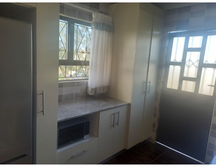 To Let 2 Bedroom Property for Rent in Lovu KwaZulu-Natal