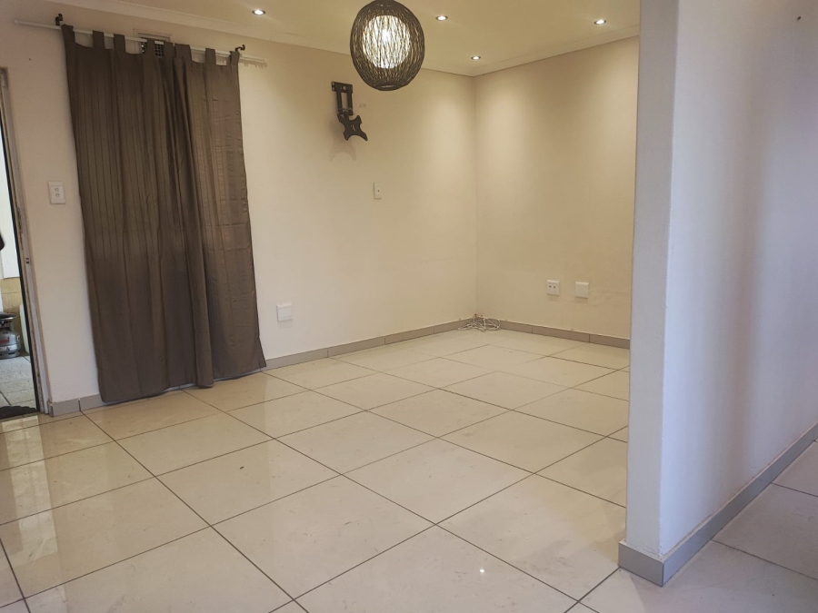 2 Bedroom Property for Sale in Oaklands KwaZulu-Natal