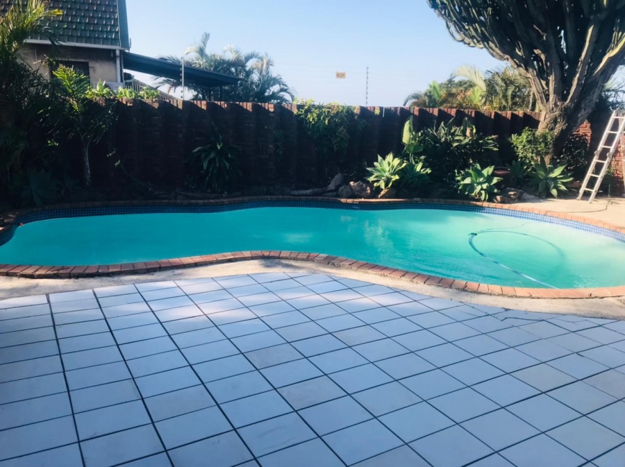 To Let 4 Bedroom Property for Rent in Montclair KwaZulu-Natal