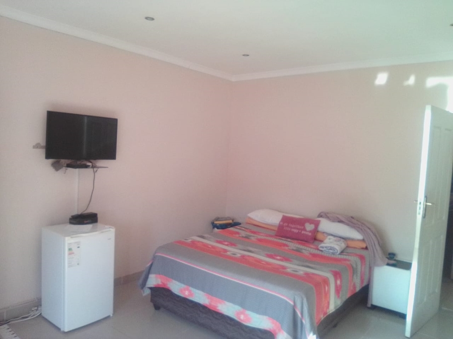 5 Bedroom Property for Sale in Brighton Beach KwaZulu-Natal