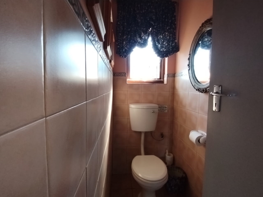 2 Bedroom Property for Sale in Umtentweni KwaZulu-Natal