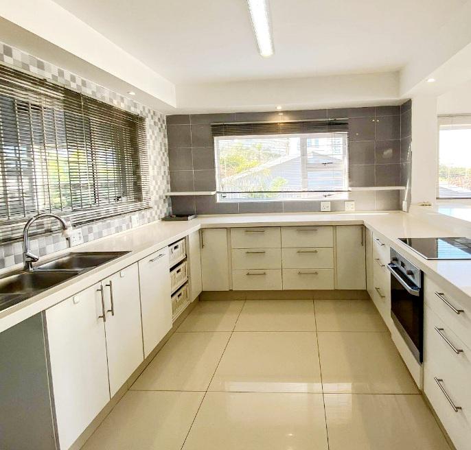 To Let 4 Bedroom Property for Rent in Umhlanga KwaZulu-Natal