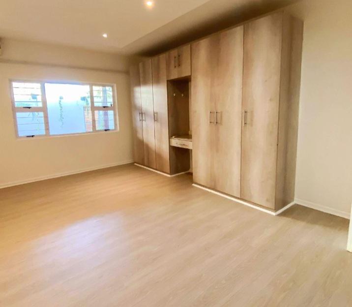 To Let 4 Bedroom Property for Rent in Umhlanga KwaZulu-Natal