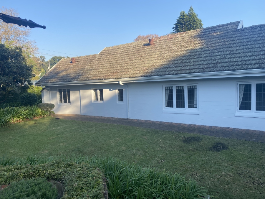 To Let 4 Bedroom Property for Rent in Kloof KwaZulu-Natal