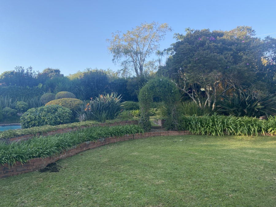 To Let 4 Bedroom Property for Rent in Kloof KwaZulu-Natal