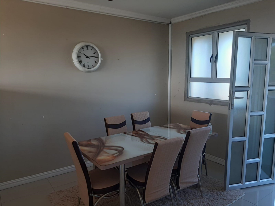 2 Bedroom Property for Sale in Essenwood KwaZulu-Natal