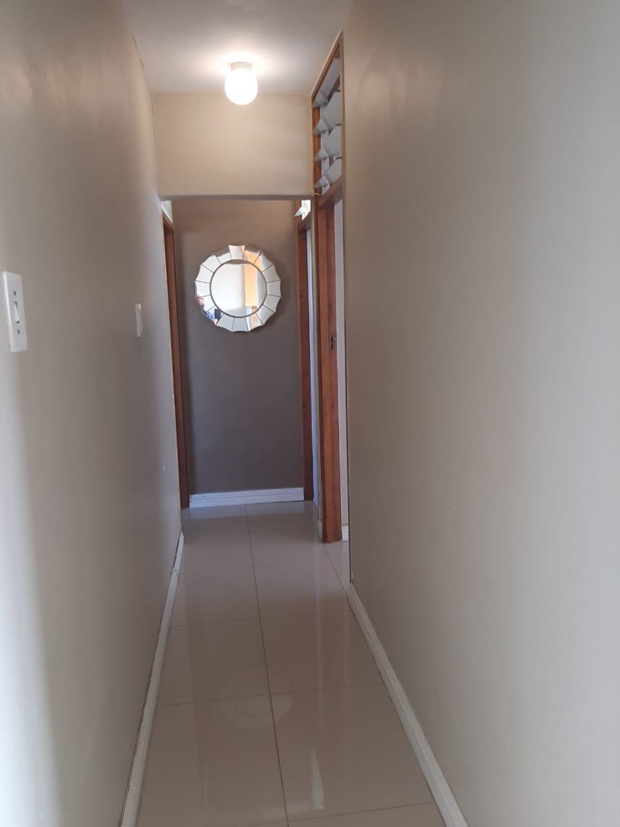 2 Bedroom Property for Sale in Essenwood KwaZulu-Natal