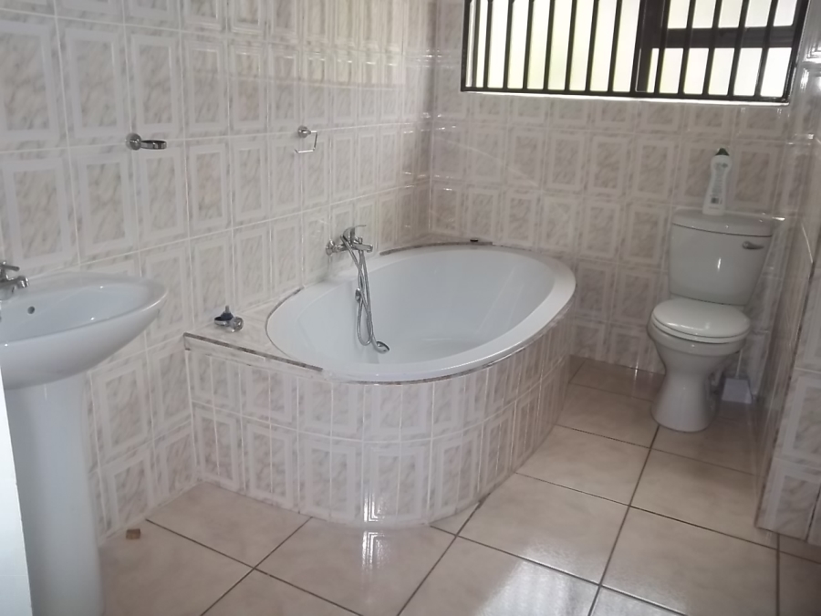 3 Bedroom Property for Sale in Aviary Hill KwaZulu-Natal