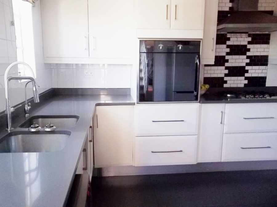 3 Bedroom Property for Sale in Aviary Hill KwaZulu-Natal