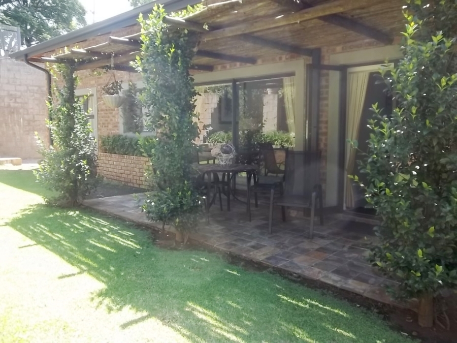 6 Bedroom Property for Sale in Signal Hill KwaZulu-Natal