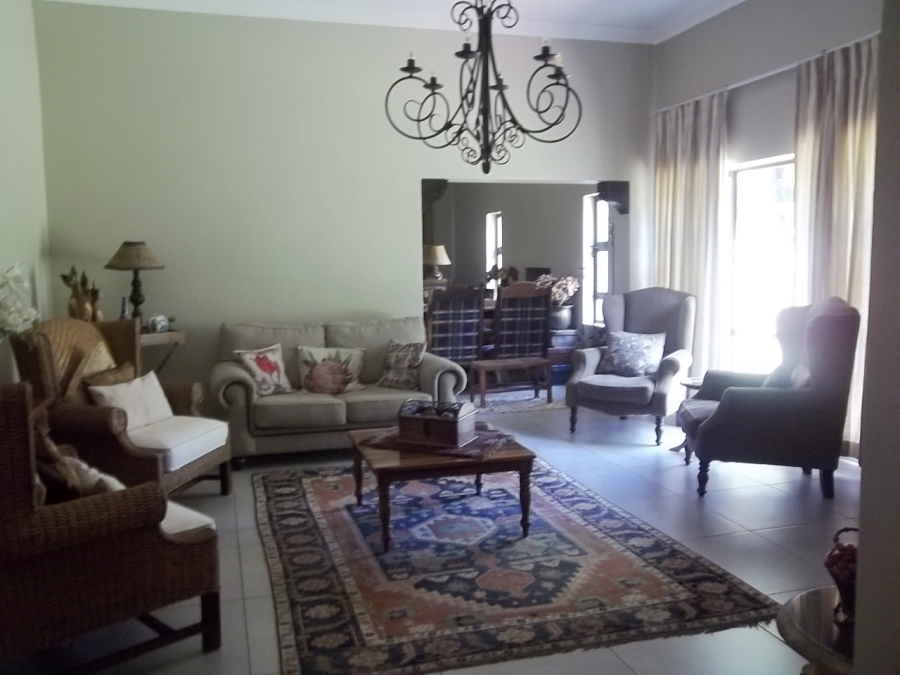 6 Bedroom Property for Sale in Signal Hill KwaZulu-Natal