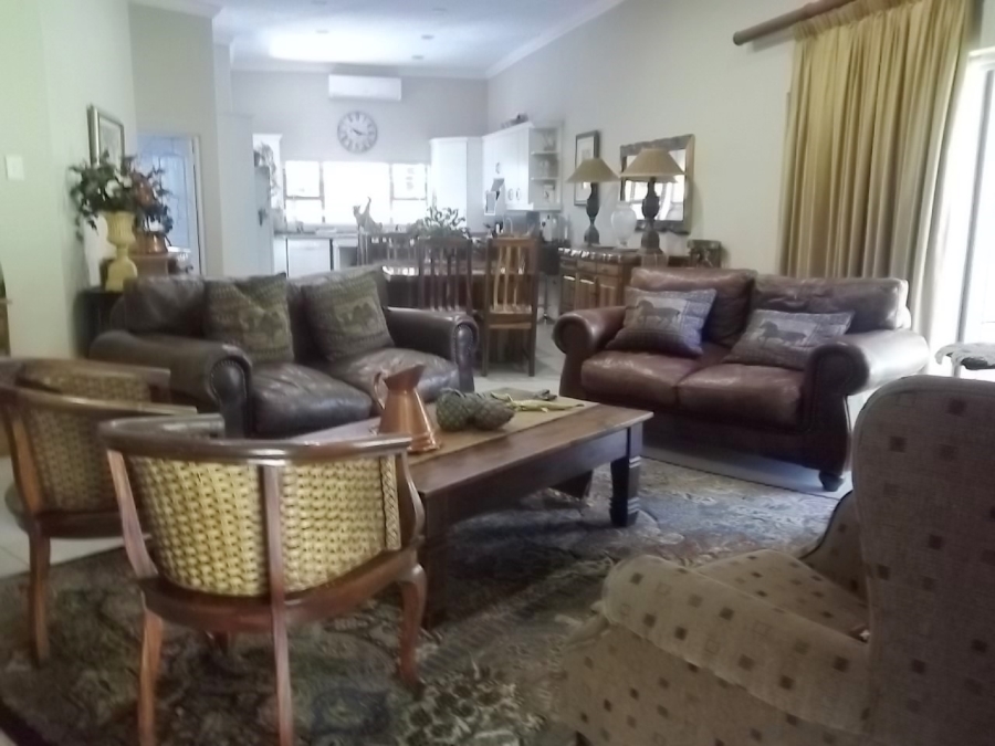 6 Bedroom Property for Sale in Signal Hill KwaZulu-Natal