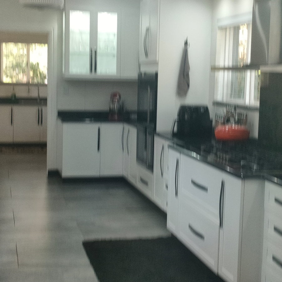 4 Bedroom Property for Sale in Winston Park KwaZulu-Natal