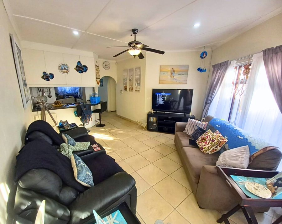 2 Bedroom Property for Sale in Manaba Beach KwaZulu-Natal