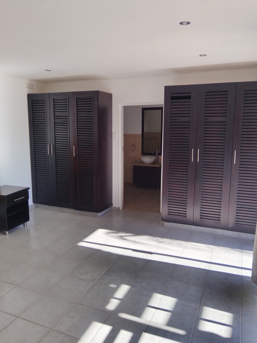 1 Bedroom Property for Sale in La Lucia KwaZulu-Natal