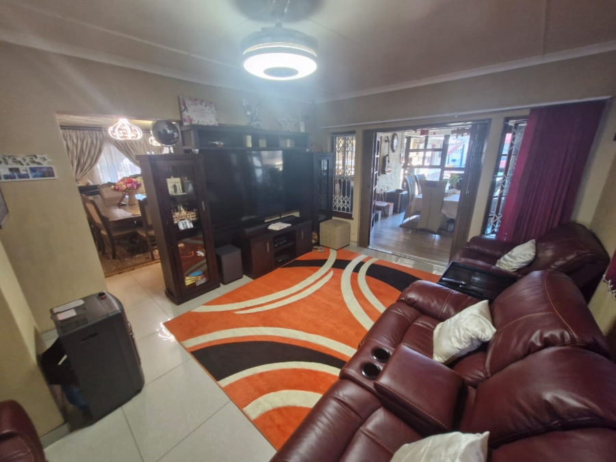 5 Bedroom Property for Sale in Malvern KwaZulu-Natal