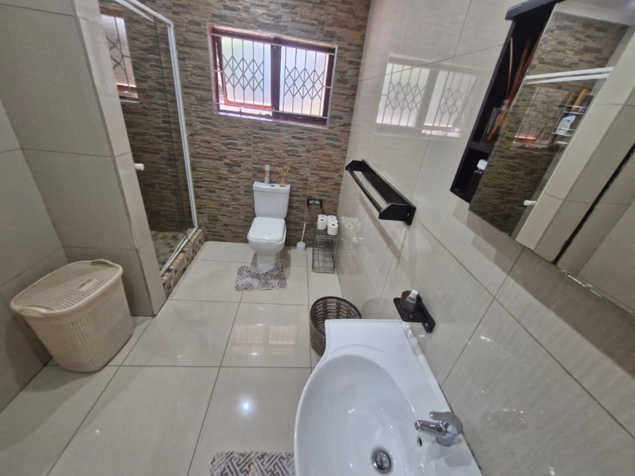 5 Bedroom Property for Sale in Malvern KwaZulu-Natal