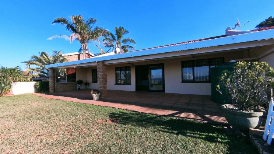 3 Bedroom Property for Sale in Port Edward KwaZulu-Natal