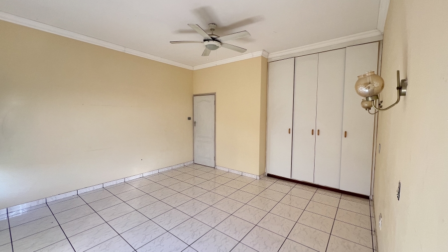 To Let 2 Bedroom Property for Rent in Margate KwaZulu-Natal