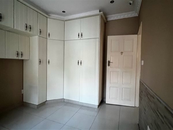 2 Bedroom Property for Sale in Sherwood KwaZulu-Natal