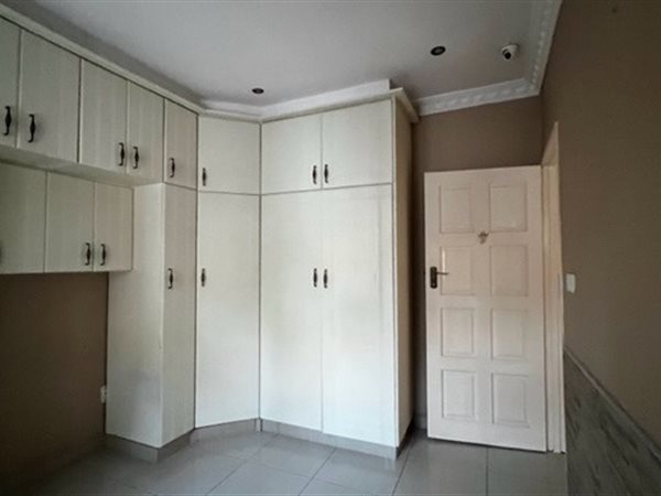 2 Bedroom Property for Sale in Sherwood KwaZulu-Natal