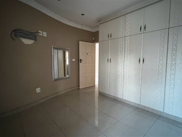 2 Bedroom Property for Sale in Sherwood KwaZulu-Natal