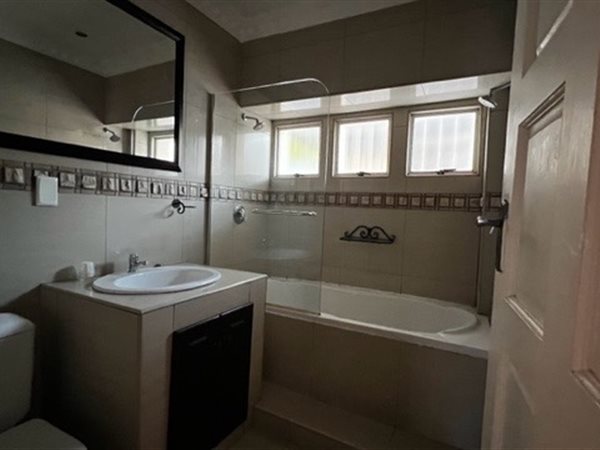 2 Bedroom Property for Sale in Sherwood KwaZulu-Natal