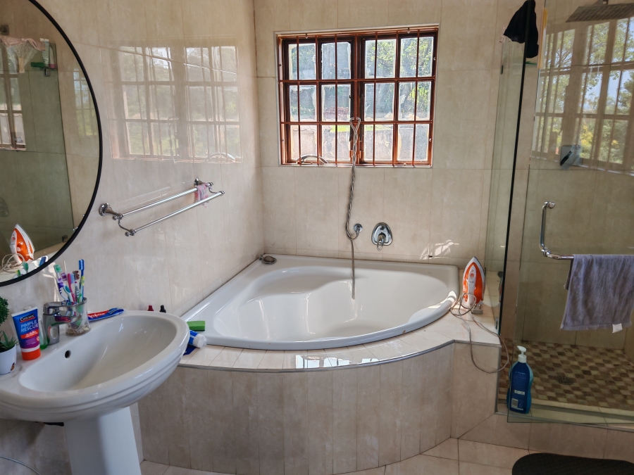 4 Bedroom Property for Sale in Dawncliffe KwaZulu-Natal