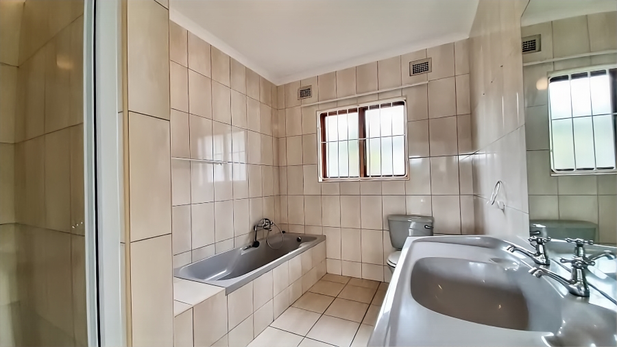 3 Bedroom Property for Sale in Willard Beach KwaZulu-Natal