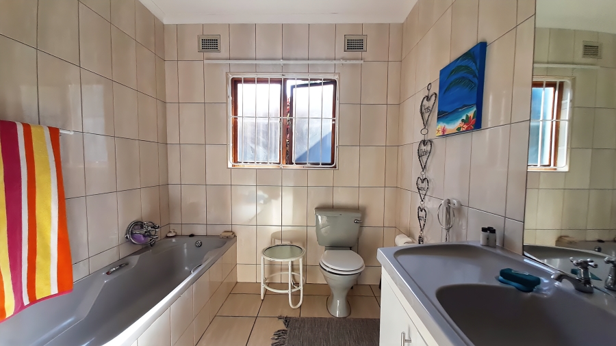 3 Bedroom Property for Sale in Willard Beach KwaZulu-Natal