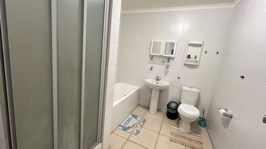 1 Bedroom Property for Sale in Margate KwaZulu-Natal