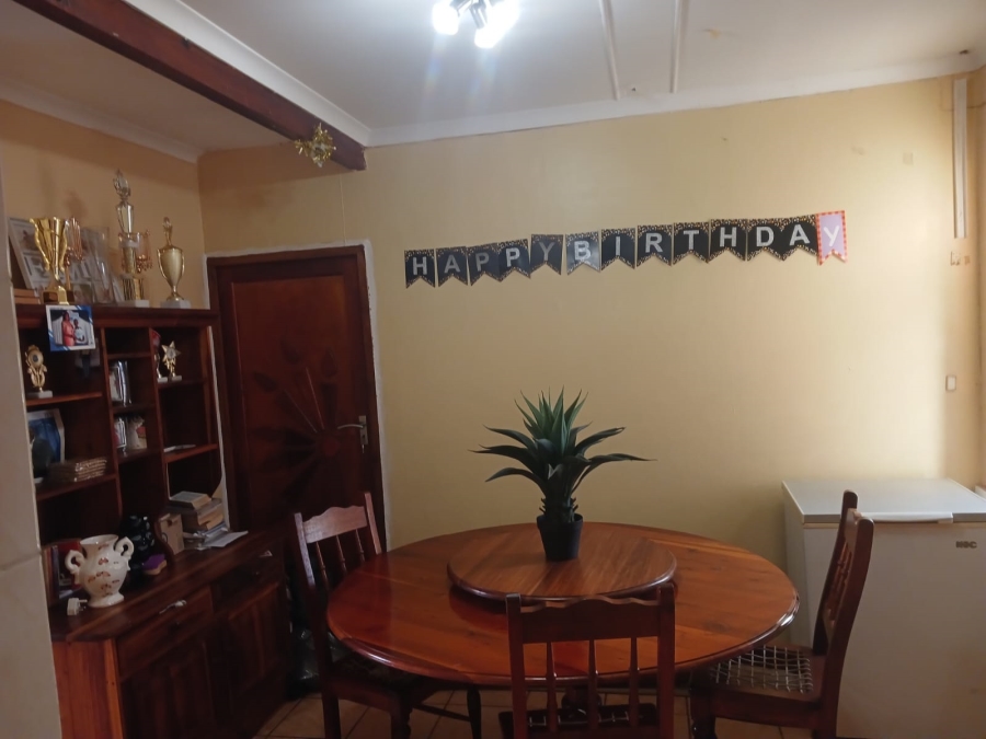 6 Bedroom Property for Sale in Riyadh KwaZulu-Natal