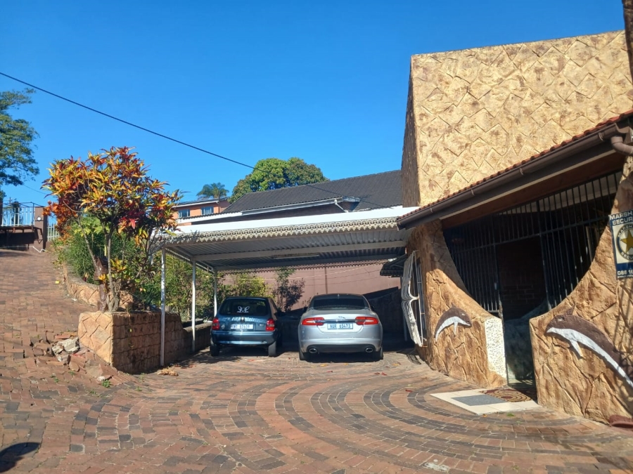 8 Bedroom Property for Sale in Avoca KwaZulu-Natal