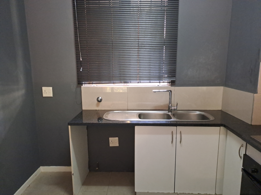 To Let 2 Bedroom Property for Rent in Westbrook KwaZulu-Natal