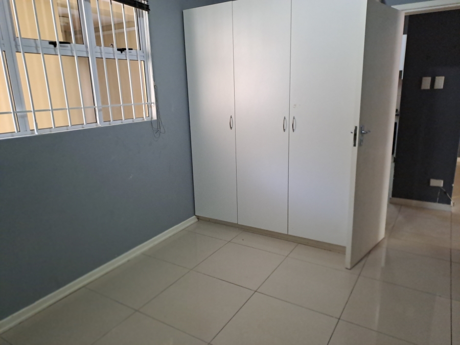 To Let 2 Bedroom Property for Rent in Westbrook KwaZulu-Natal