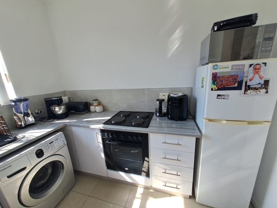 To Let 2 Bedroom Property for Rent in Westbrook KwaZulu-Natal